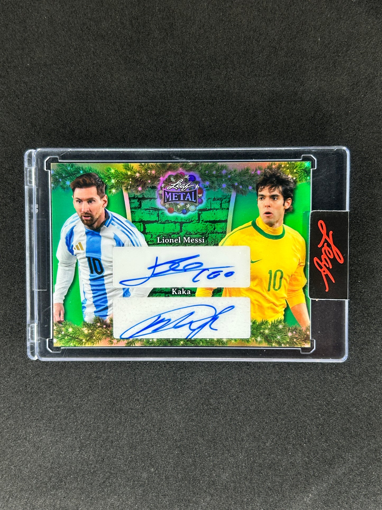 LIONEL MESSI/KAKA - 2025 LEAF METAL #DA-24 AUTO