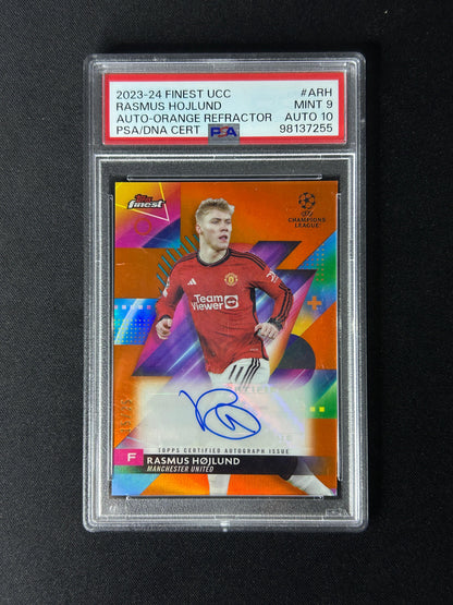 RASMUS HOJLUND - 2023-2024 TOPPS ORANGE REFRACTOR #ARH /25 PSA 9 AUTO 10