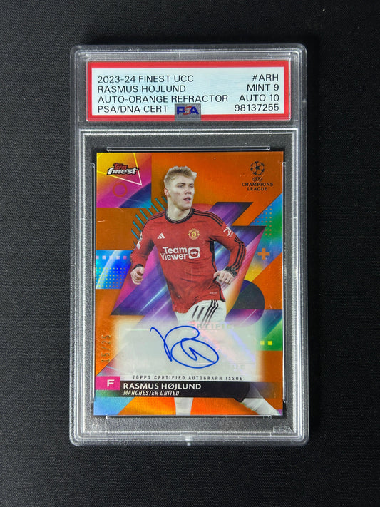 RASMUS HOJLUND - 2023-2024 TOPPS ORANGE REFRACTOR #ARH /25 PSA 9 AUTO 10