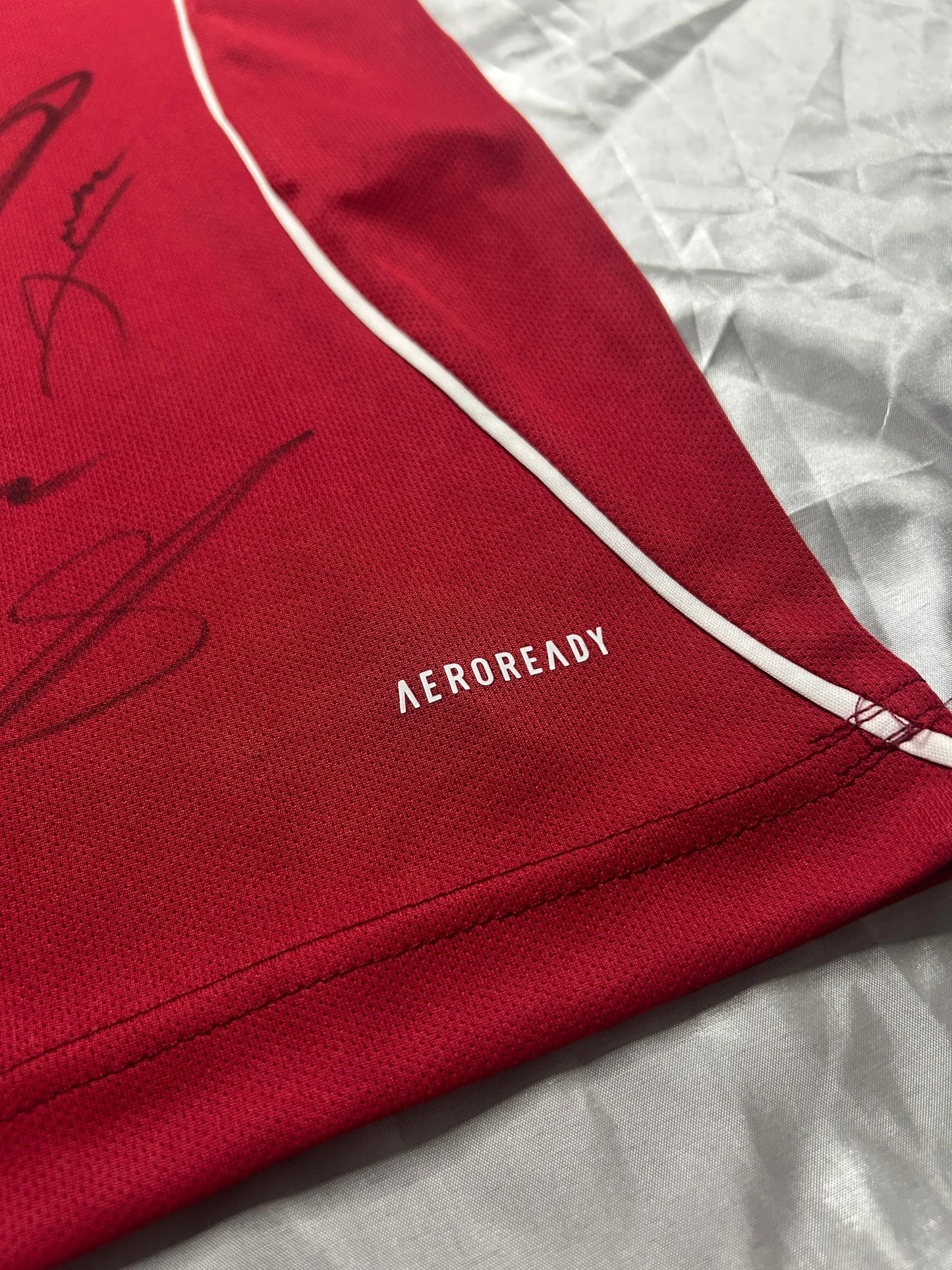 Liverpool Hand Signed Team jersey