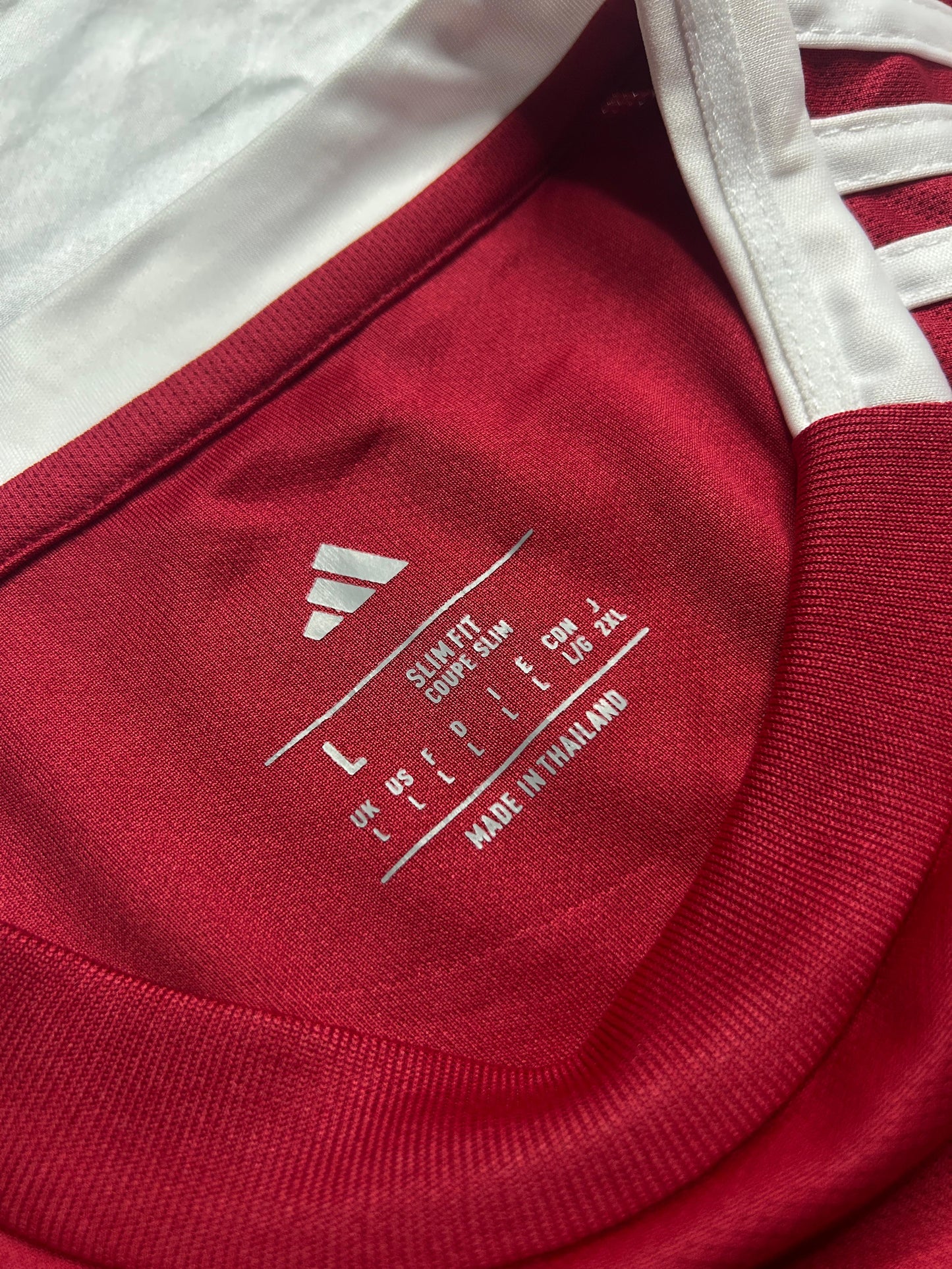 Liverpool Hand Signed Team jersey